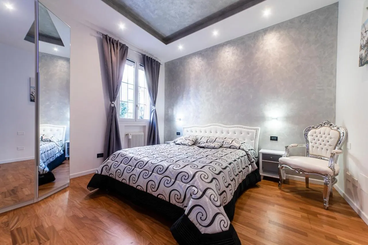 Fashion Apartment Silver Bologna